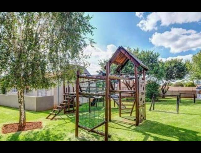 2 BEDROOM TOWNHOUSE FOR SALE IN FAIRLAND